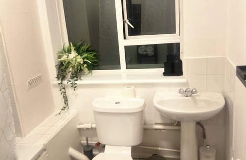 College Apartment | Cosy Stay in the Lord Host Apartment Next to a Arts Centre