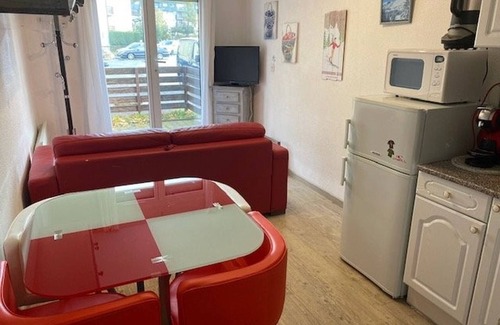 Pyrenees 2000 Apartment | Cosy Studio Cabin in Central Bolquère, Terrace, Sleeps 4, Ski Locker, No Pets