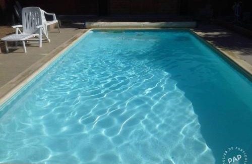 La Ferte-Gaucher Apartment | Cosy Studio meublé avec piscine partagée