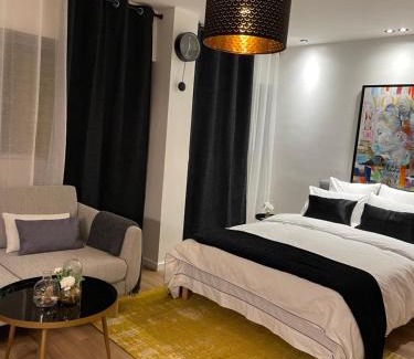 16th Arrondissement Apartment | Cosy Studio paris 16 Victor Hugo