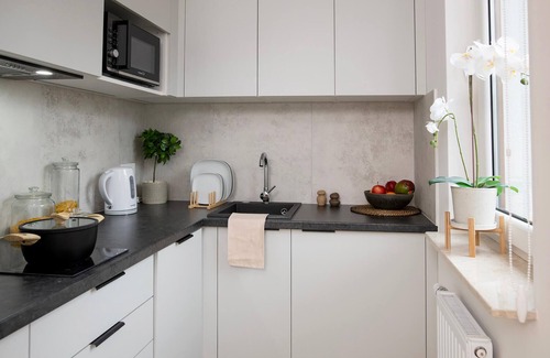 Wlochy Apartment | Cosy Studio Serenity: Warsaw Gateway