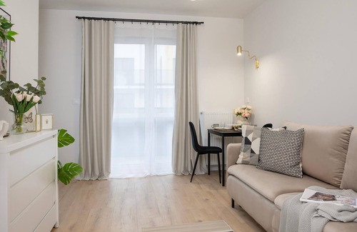 Wlochy Apartment | Cosy Studio Serenity: Warsaw Gateway