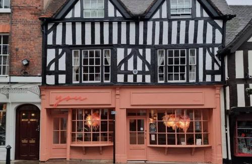 Shrewsbury Apartment | Cosy Studio - Town centre flat with free nearby parking