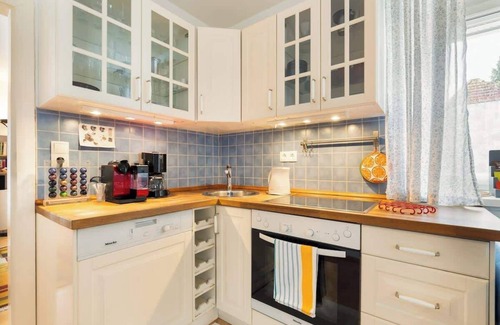 Maxglan Apartment | Cosy studio with balcony, free parking and wifi