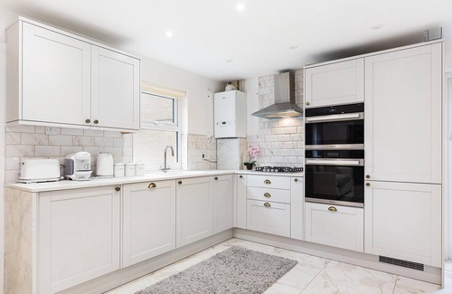 Kidlington House | Cosy Two Bedroom House in Central Kidlington