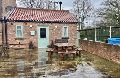 Barmston House | Cosy Village location - One Bedroom Barn