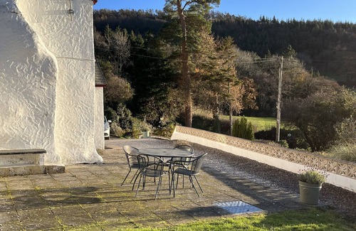 Cwm Dyserth Cottage | Cosy Welsh Cottage - Views & Log burner