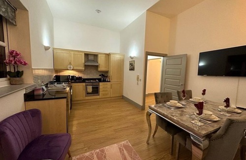 Cheadle Apartment | Cosy2Bed |Manchester | Free Park