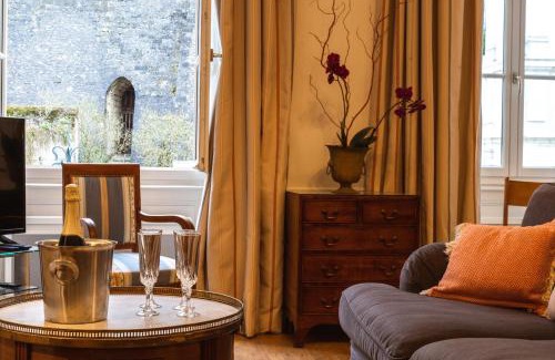 Amboise Apartment | Coté Remparts