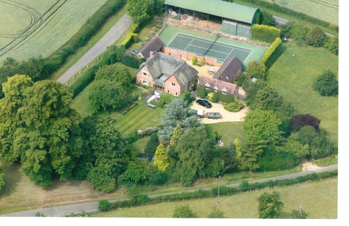 Wimpstone House | Cotswolds heaven, feed the alpacas and relax in luxury cottage with hot tub