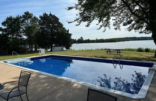 Bozman Cottage | Cottage 1-B: Waterfront cottage, 1 bd 1 bath, Perfect for your next getaway!