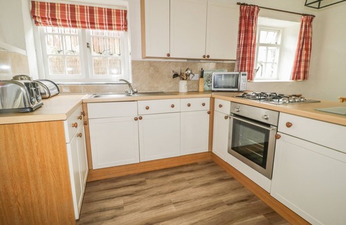 Braithwaite Cottage | COTTAGE 3, pet friendly, with a garden in Braithwaite