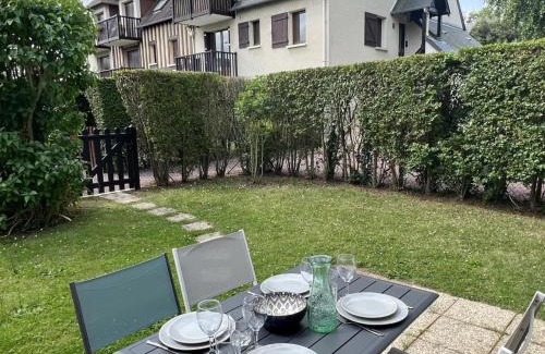 Cabourg Apartment | *Cottage 6 pers à Cabourg - Proche plage et thalasso, jardin, parking, Wi-Fi gratuit* - FR-1-487-358