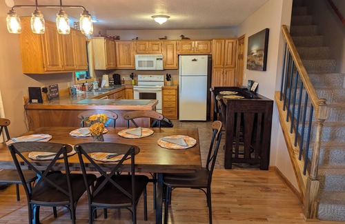 Byrdstown Cottage | COTTAGE AT EAGLE CREEK, SLEEPS 10-12 , LAKE VIEW