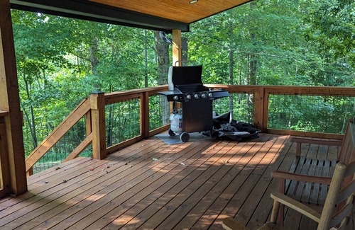Byrdstown Cottage | COTTAGE AT EAGLE CREEK, SLEEPS 10-12 , LAKE VIEW