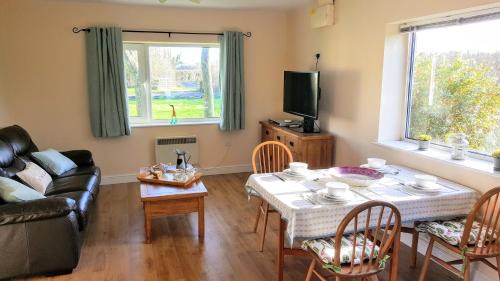 Middlezoy House | Cottage at Tractors and Cream