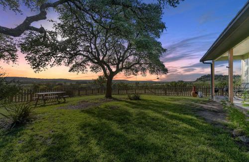 Fredericksburg House | Cottage at Twin Oaks