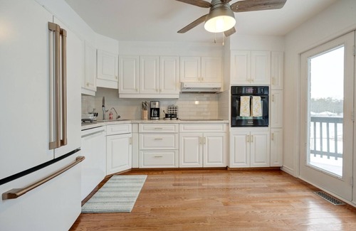 Wasaga Beach House | Cottage By The River