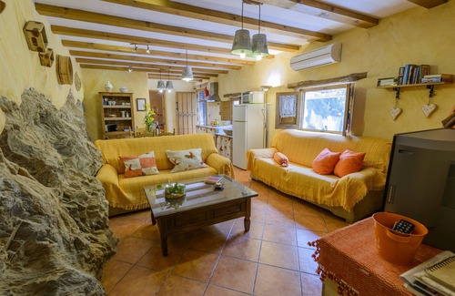 Laroya Cottage | COTTAGE "C'ANTONIA AND MANUEL"