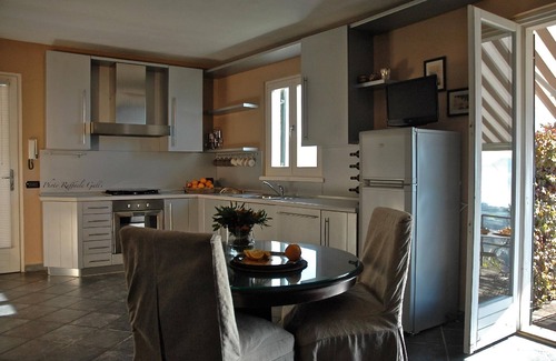 Gravedona House | Cottage 'Casa Domenica' with water view