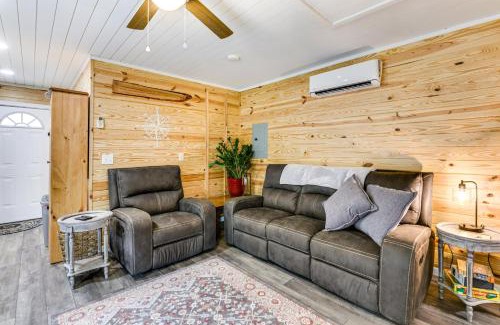 Logan House | Cottage Close to Caves and Trails in Hocking Hills!