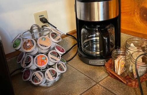 Weaverville Cottage | Cottage · Cozy cottage for work & play!