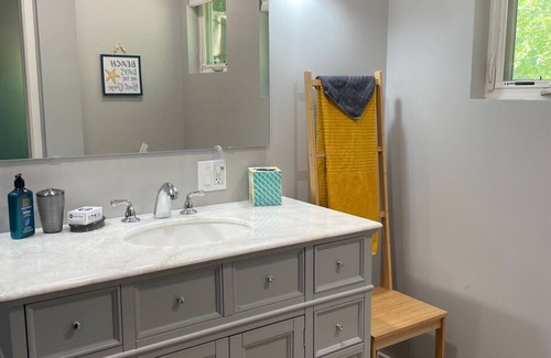 Holiday Hills Cottage | Cottage Duplex near Traverse City