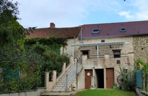 Saint-Germain-de-Salles Cottage | Cottage near Sioule with garden and terrace