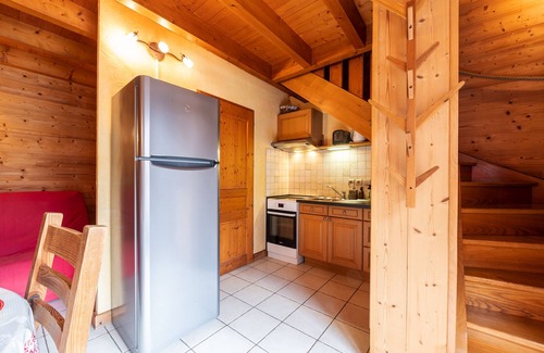 Thones House | Cottage 'Gîte Tournette' with Mountain View, Private Terrace and Wi-Fi