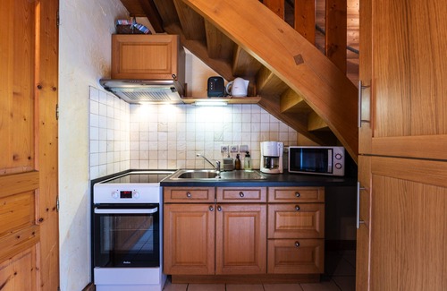 Thones House | Cottage 'Gîte Tournette' with Mountain View, Private Terrace and Wi-Fi