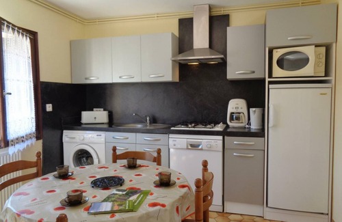 La Valla-en-Gier Cottage | Cottage in La Serchette - Pets allowed