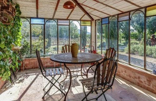 Oppede House | Cottage in Oppède with Poolside Bliss