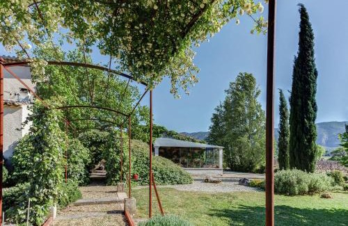 Oppede House | Cottage in Oppède with Poolside Bliss