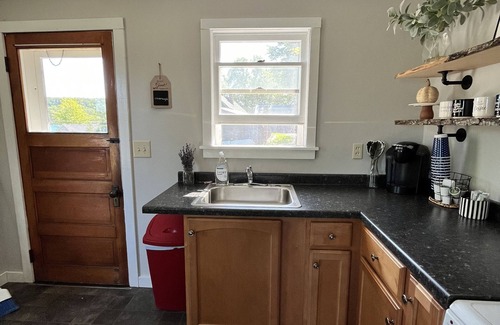 Houghton Cottage | Cottage in Oskar Bay, along Houghton Portage Canal