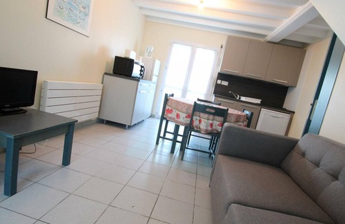 Siouville-Hague Cottage | Cottage in Siouville-Hague, near beach, pets allowed, parking