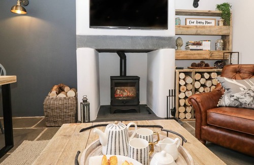 Whitbeck Cottage | COTTAGE IN THE HILL, romantic, character holiday cottage in Silecroft