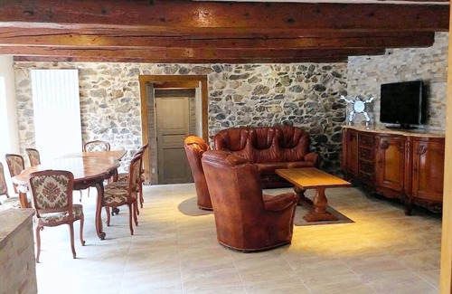 Saint-Donat Cottage | Cottage Les Nougats - Sleeps 8