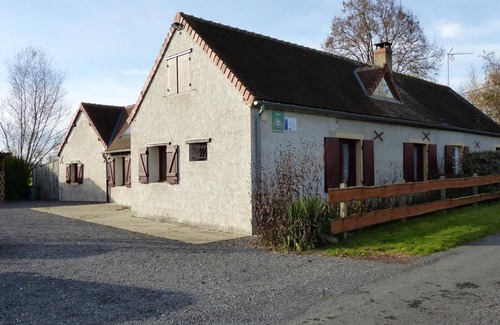 Dompierre-sur-Besbre Cottage | Cottage near Le PAL with terrace, garden and pets allowed