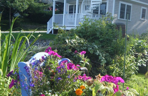 Southwest Harbor Cottage | Cottage near Acadia National Park, Easy Walk to Harbor and Town