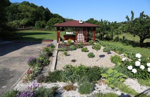 Kovac House | Cottage Near The Forest