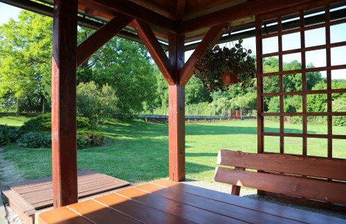 Kovac House | Cottage Near The Forest