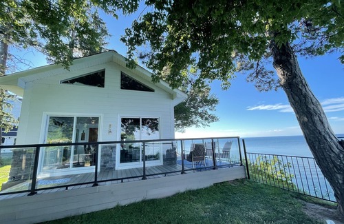 Beamsville Cottage | COTTAGE NIAGARA DIRECT WATERFRONT