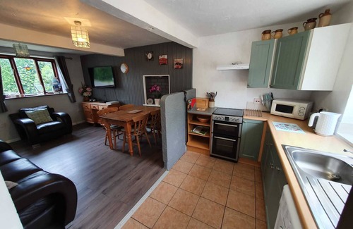 Ormskirk Cottage | Cottage-Private Bathroom-The Shippon