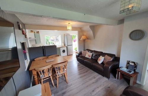 Ormskirk Cottage | Cottage-Private Bathroom-The Shippon