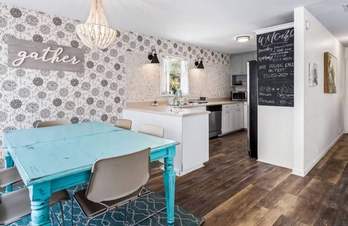 Crescent Beach House | Cottage Seas | Steps from the Beach | Pet Friendly!