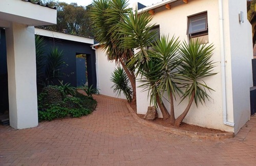 Greater Johannesburg Metropolitan Area Apartment | Cottage Self-Catering Fully Fitted Private Unit 6