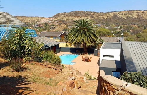 Greater Johannesburg Metropolitan Area Apartment | Cottage Self-Catering Fully Fitted Private Unit 6