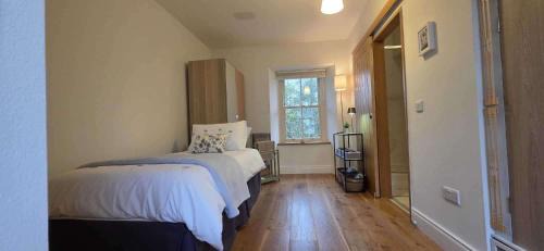 Meggagh Apartment | Cottage - Sleeps 2 - Near Cliffs of Moher