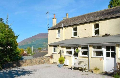 Thornthwaite House | Cottage - Sleeps 4 - Pets Ok - Garden - Parking