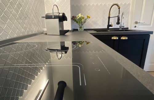 Lupburg House | Cottage Sleeps 6 with Parking